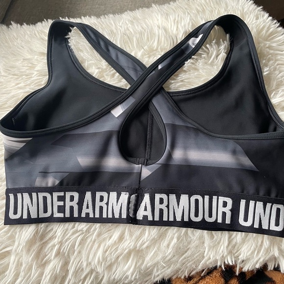 Under Armour Gray Camouflage crisscross back Compression Sports
Bra Small - Picture 3 of 5